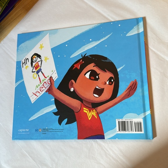 🍀2/10.00🍀 DC Be A Star, Wonder Woman hardcover like new condition - Picture 2 of 12